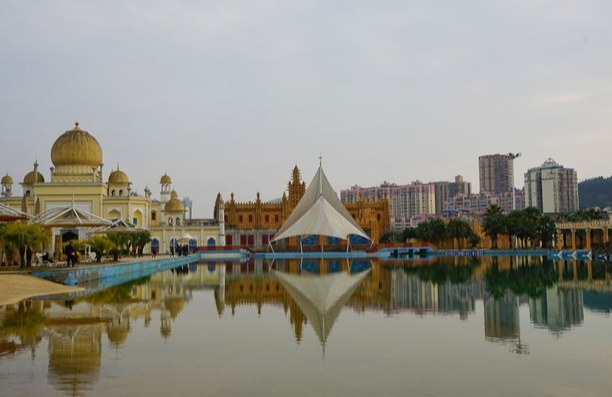 “中国死海”旅游度假景区