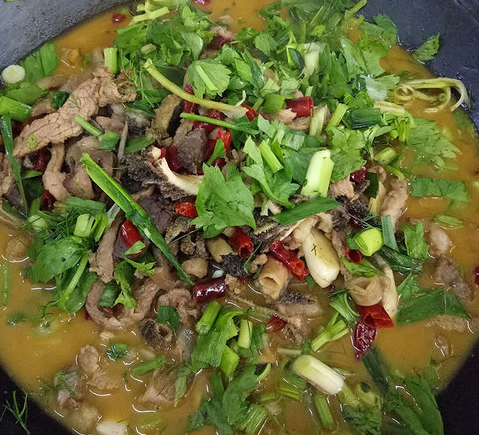 贵州的牛瘪火锅