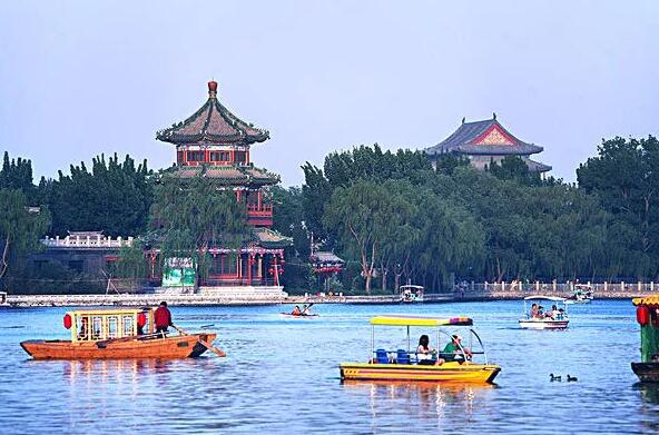 北京旅游攻略必去景点：故宫/长城/什刹海/颐和园/王府井