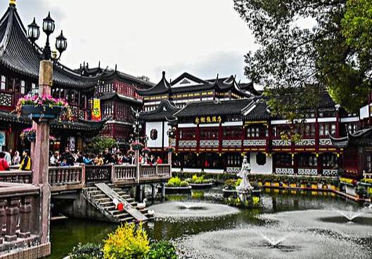 上海旅游十大必去景点：迪士尼度假区/东方明珠塔/外滩•南京路步行街/豫园•城隍庙/上海科技馆/上海世博园