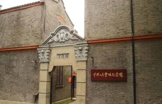 上海旅游十大必去景点：迪士尼度假区/东方明珠塔/外滩•南京路步行街/豫园•城隍庙/上海科技馆/上海世博园