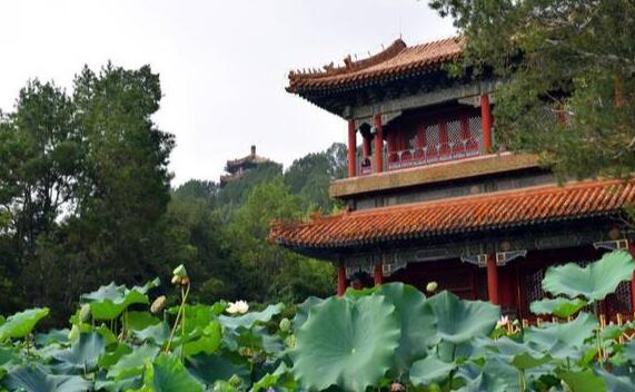 北京十大公园：颐和园/北海公园/天坛公园/圆明园/中山公园/奥林匹克公园/凤凰岭公园/百望山森林公园/朝阳公园/海淀公园