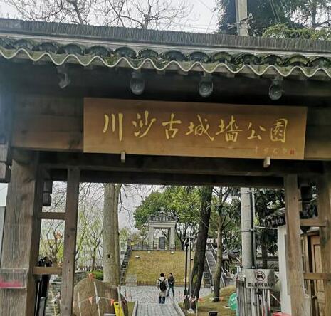 上海公园排行榜：黄浦公园/人民公园/复兴公园/中山公园/静安公园/鲁迅公园/闵行体育公园/长风公园/陆家嘴中心绿地/襄阳