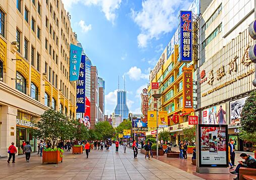 12月份上海周边景点推荐：外滩/上海迪士尼乐园/上海野生动物园/田子坊/南京路步行街/上海城隍庙旅游区/朱家角古镇/陆家