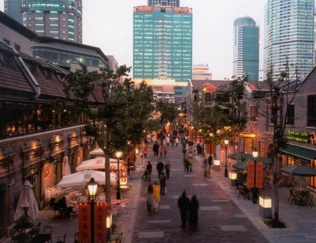 12月份上海周边景点推荐：外滩/上海迪士尼乐园/上海野生动物园/田子坊/南京路步行街/上海城隍庙旅游区/朱家角古镇/陆家