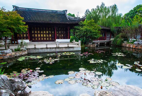 上海著名景点名胜古迹：上海文庙/白公馆/汪公馆/嘉道理住宅/东湖宾馆/马勒别墅/丁香花园/张学良公馆/蒋宋住宅/沙逊别墅
