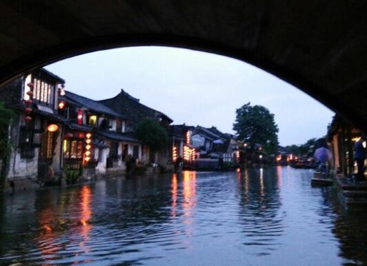 上海周边一日游最佳景点：乌镇/西塘风景区/烟雨长廊/南湖景区/茅盾故居/皮影戏馆/京杭大运河/海宁潮