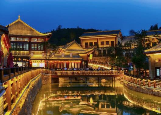 成都机场周边旅游景点：成都大熊猫繁育研究基地/金沙遗址博物馆/三圣乡/新都桥梁公园/ 长青古镇/三岔湖风景区