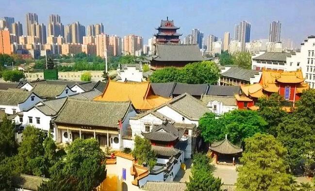 武汉十大必玩景点：黄鹤楼/东湖/木兰景区/江汉路步行街/武汉大学