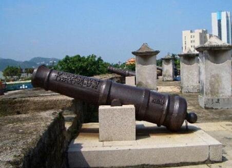 天津汉沽海边旅游景点：海河外滩公园/北塘古镇/汉沽八卦滩的基辅航空母舰/孟庄园葡萄酿酒园/天津滨海航母主题公园/天津海昌极地海洋公园/大沽口炮台遗址