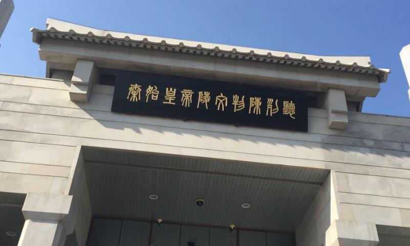西安火车北站到兵马俑景点怎么走：地铁2号线 → 地铁1号线 → 318路临潼马额