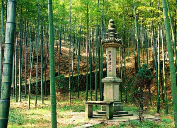 杭州良渚景点有哪些：良渚公园/安溪瑶山遗址/良渚博物院/良渚古城遗址公园/东明山森林公园