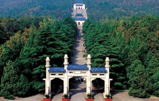 南京旅游景点排名前十：明孝陵/夫子庙/中山陵/玄武湖/总统府