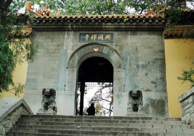 济南市有名的寺庙：灵岩寺/济南兴国禅寺/神通寺