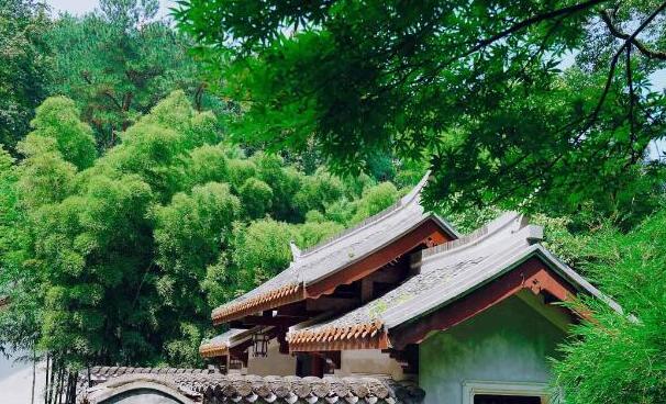 长沙旅游必去十大景点推荐(长沙旅游必去十大景点推荐理由)