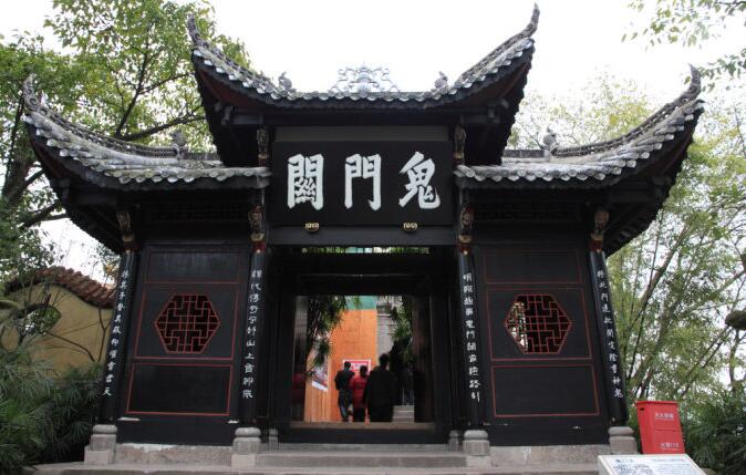 重庆旅游必去十大景点推荐(重庆旅游必去景点)