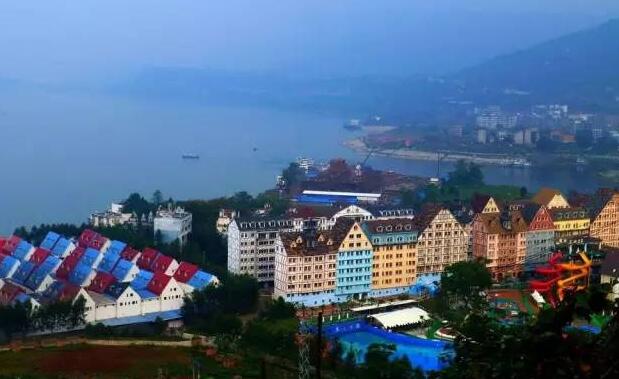 重庆旅游必去十大景点推荐(重庆旅游必去景点)