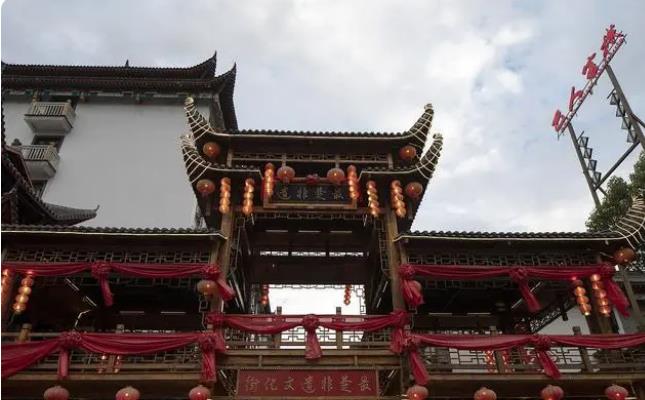 武汉旅游必去十大景点推荐(湖北武汉旅游景点排名前十名)