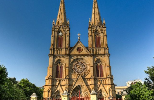 中国7大超大城市旅游必去十大景点推荐（北京,上海,广州,深圳,重庆,天津,成都）