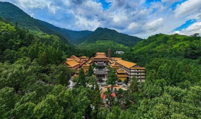杭州旅游必去十大景点推荐(杭州旅游必去十大景点推荐理由)