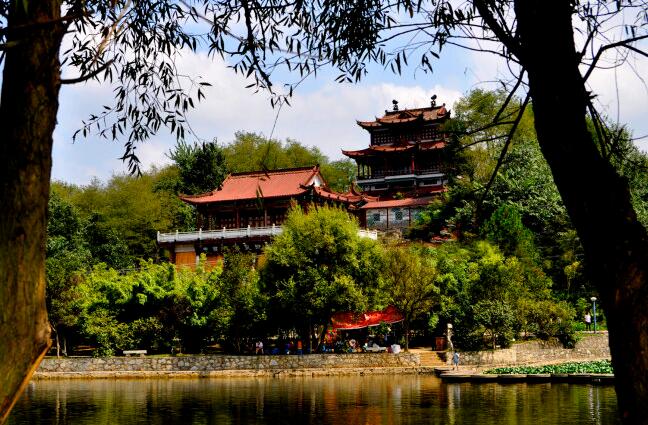 贵阳旅游必去十大景点推荐(贵阳旅游必去十大景点)