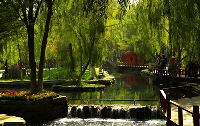 乌鲁木齐旅游必去十大景点推荐(乌鲁木齐旅游攻略必玩的景点)