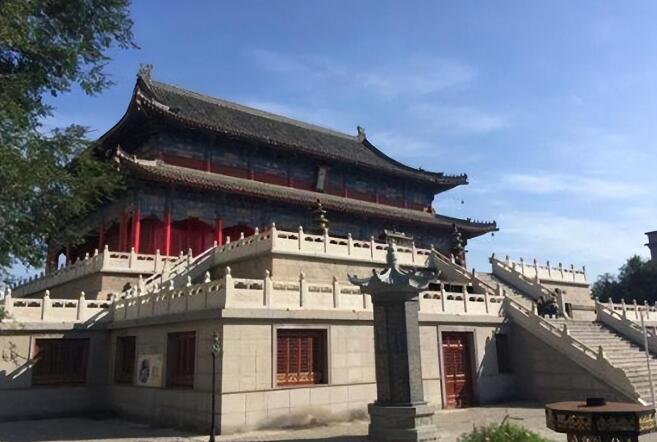 乌鲁木齐旅游必去十大景点推荐(乌鲁木齐旅游攻略必玩的景点)